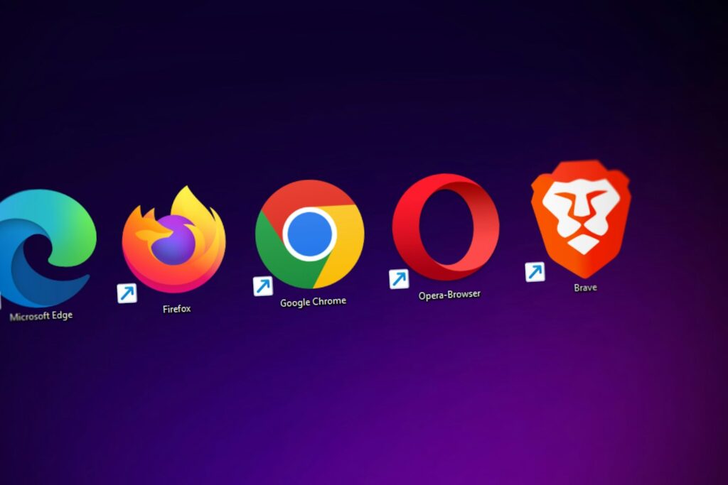 Screen with browsers on Desktop: Microsoft Edge, Firefox, Google Chrome, Opera-Browser and Brave